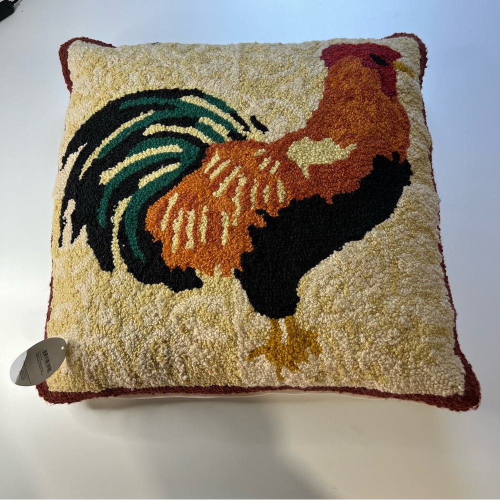 Cogburn Rooster Hooked Polyester Indoor And Outdoor Pillow Farmhouse Accent NWT